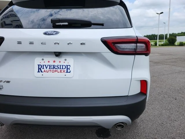 New 2026 Oxford White Ford Active® image 10