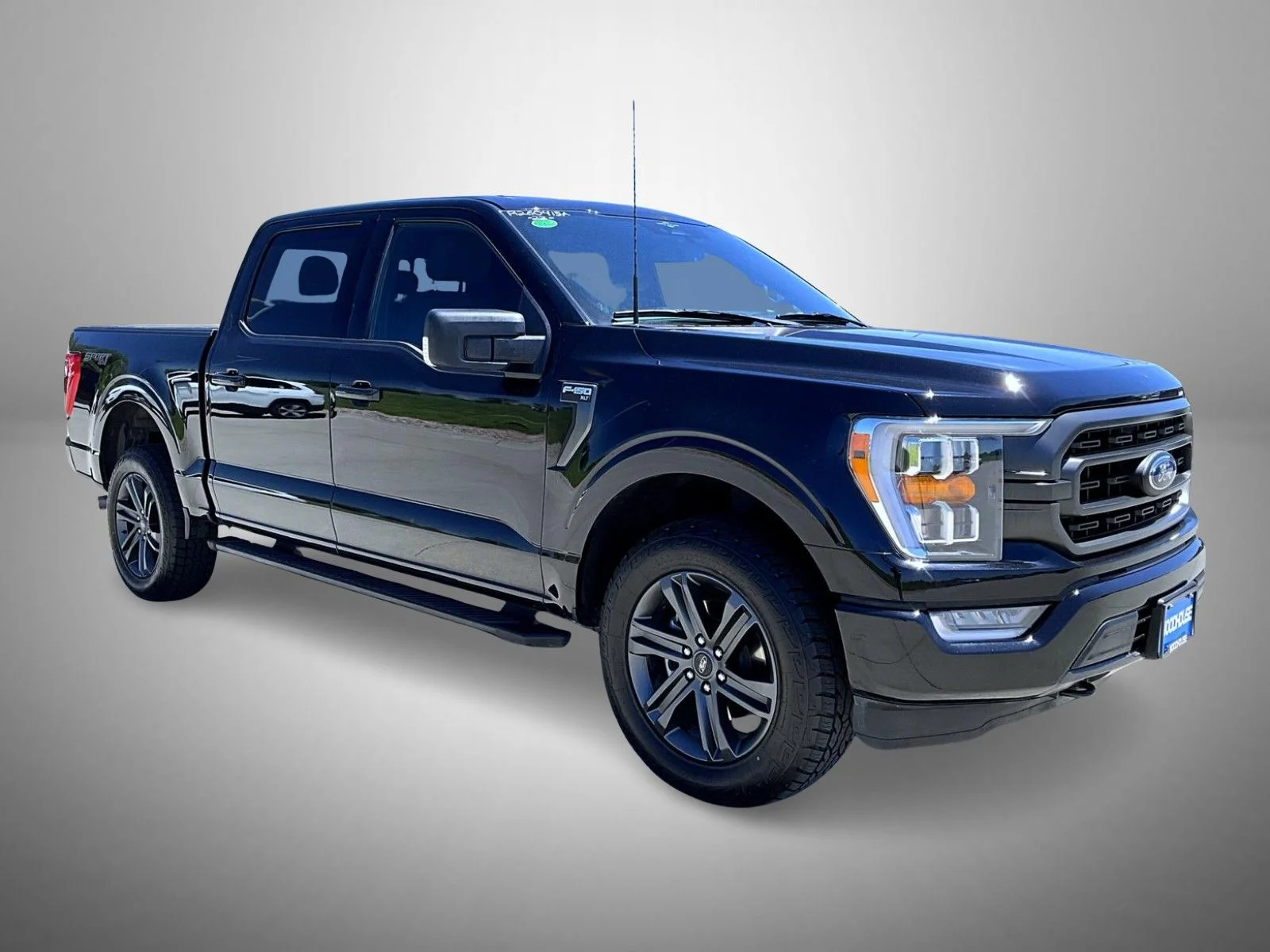 Used 2023 Black Ford XLT image 3