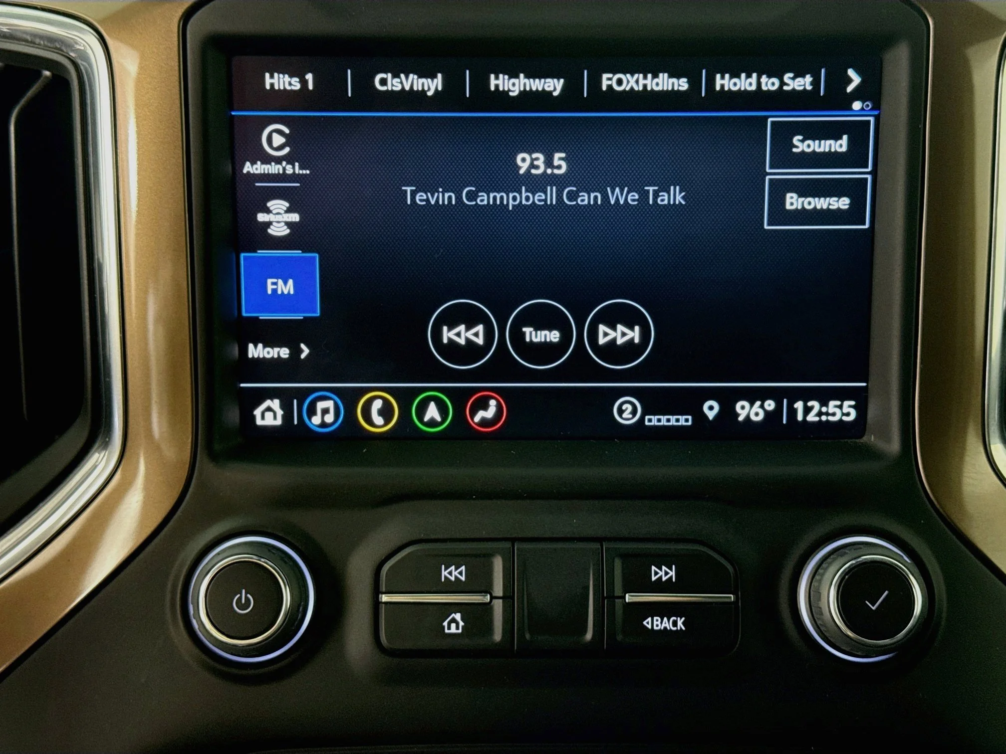Used 2022 MOSAIC BLACK METALLIC Chevrolet High Country image 17