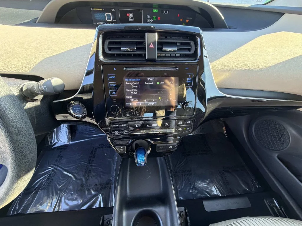 Used 2018 Blue Toyota Two image 21