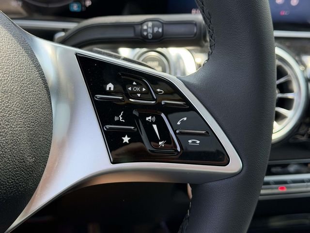 New 2026 Mountain Grey Metallic Mercedes-Benz GLB 250 image 21