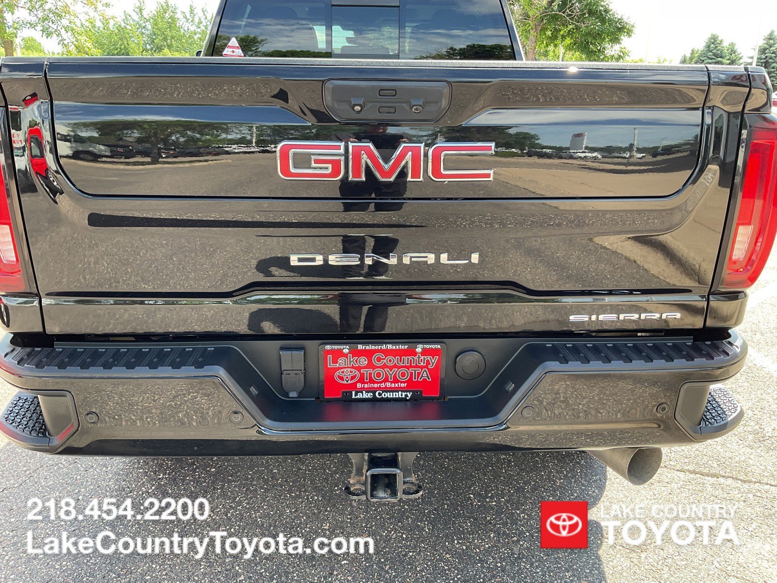 Used 2023  GMC Denali image 13