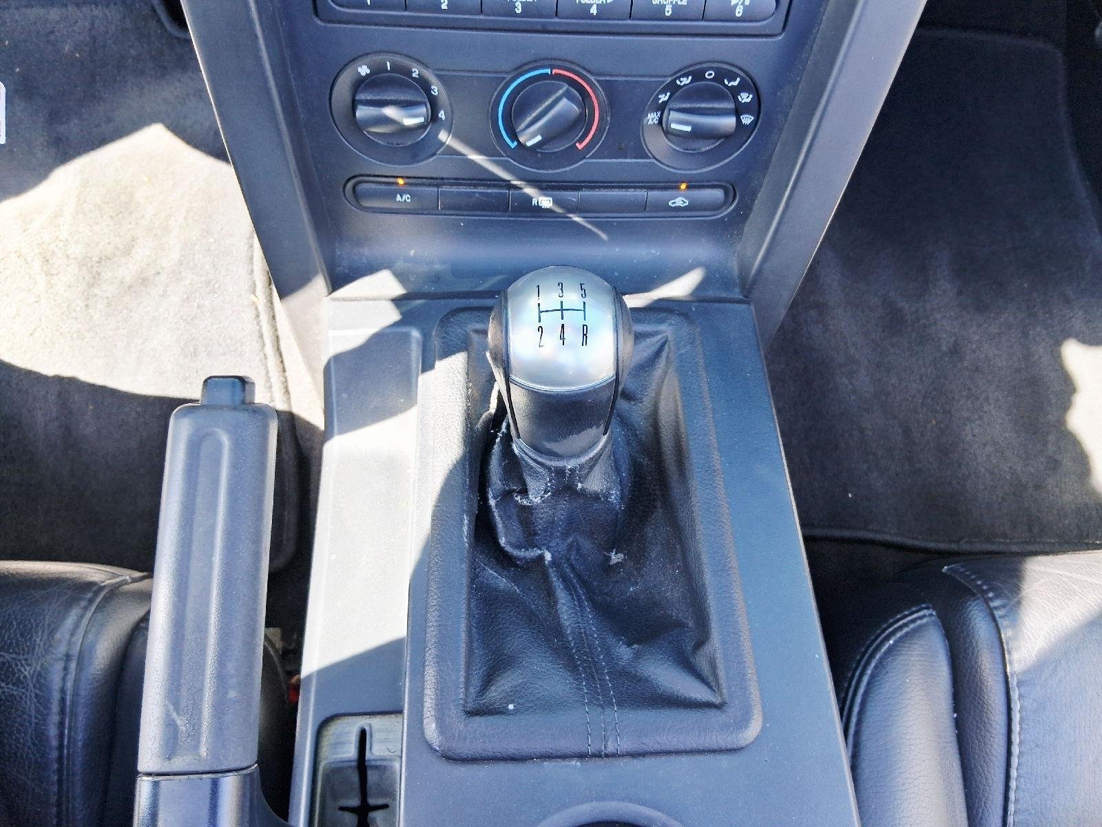 Used 2007  Ford GT Deluxe image 24