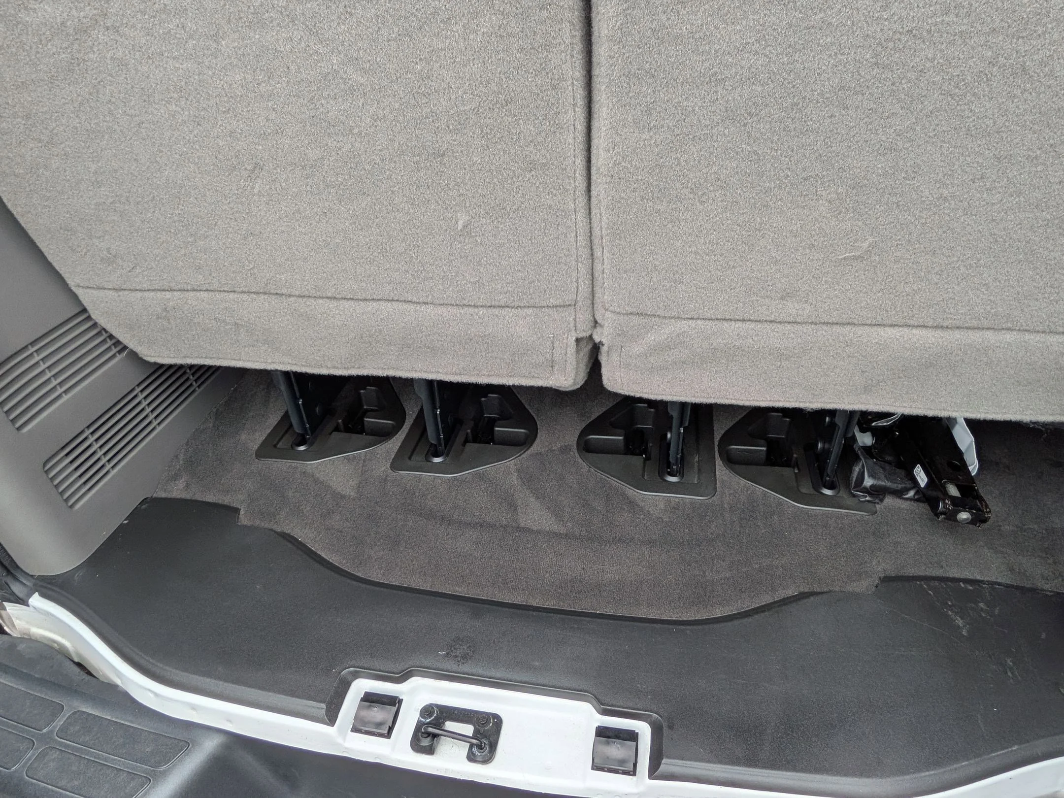 Used 2025 Summit White Chevrolet LT image 17