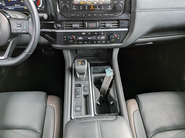 Used 2025 Gray Nissan Platinum image 16