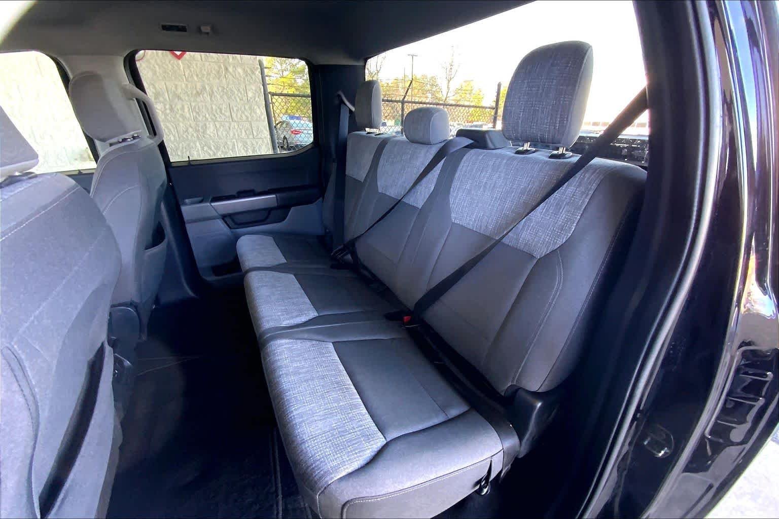 Used 2022 Agate Black Metallic Ford XLT image 41