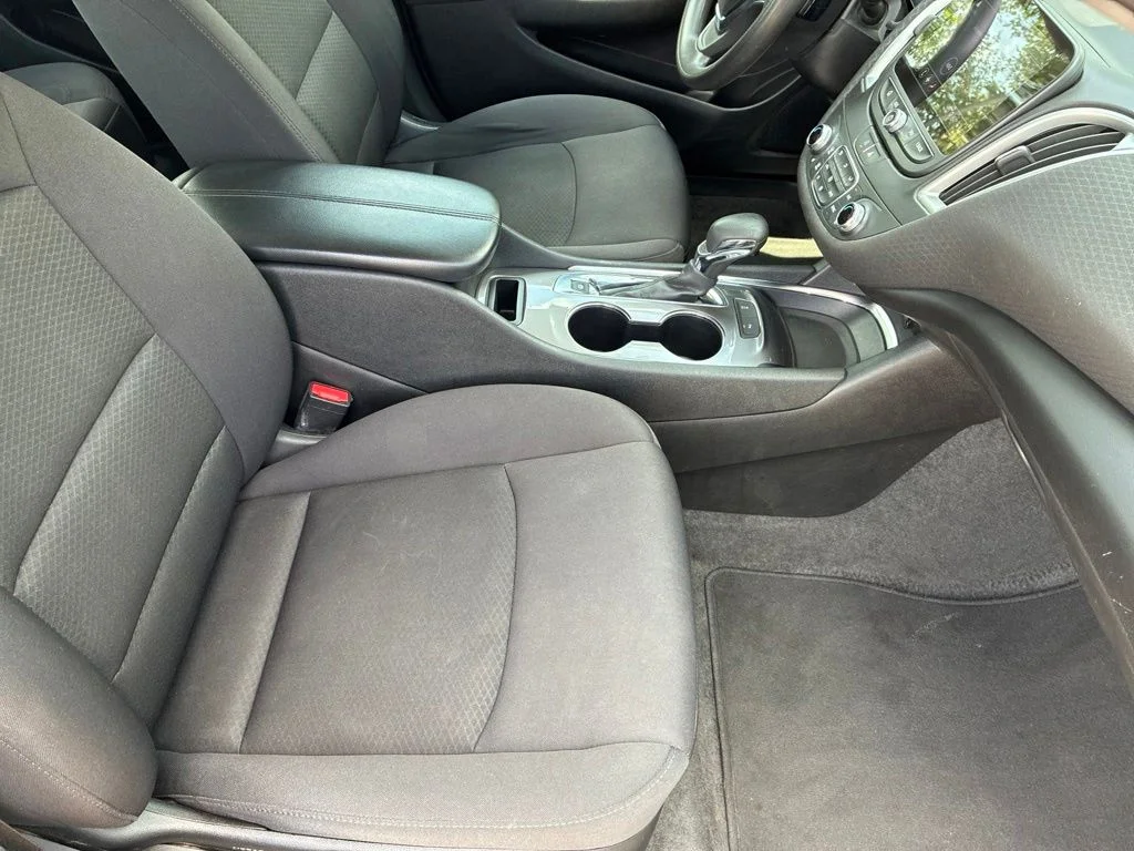 Used 2024 Gray Chevrolet LT image 35