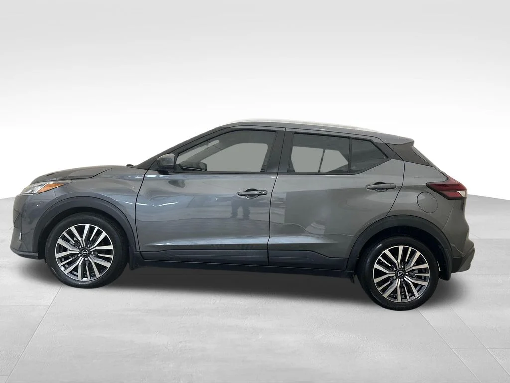 Used 2024 Gray Nissan SV image 2