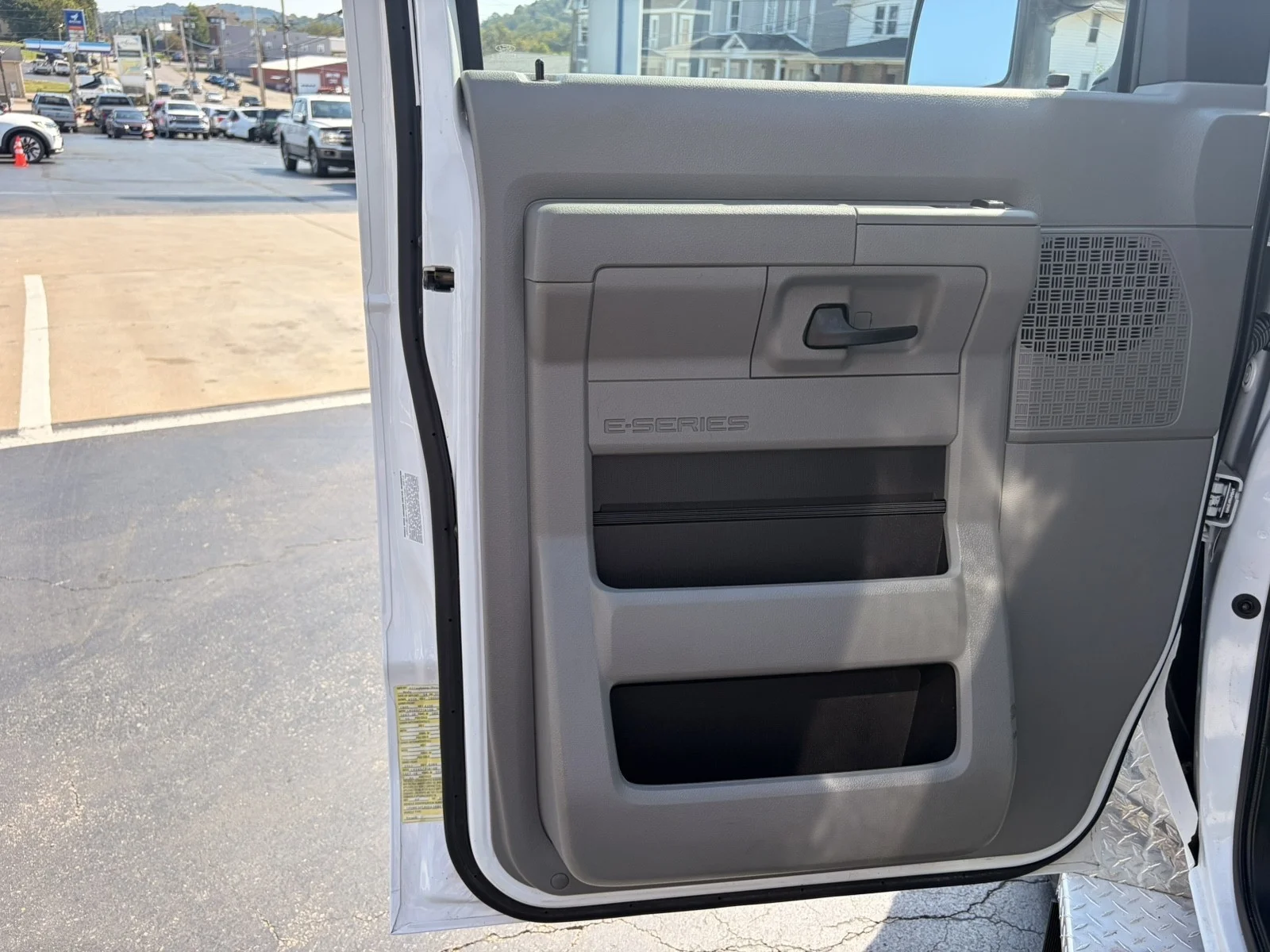 Used 2013 White Ford  image 23