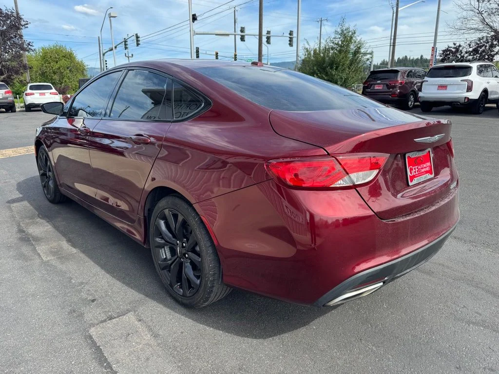Used 2016 Red Chrysler S image 5