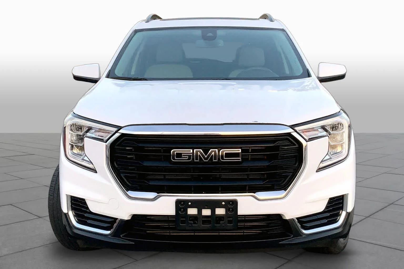 Used 2022 Summit White GMC SLE image 4