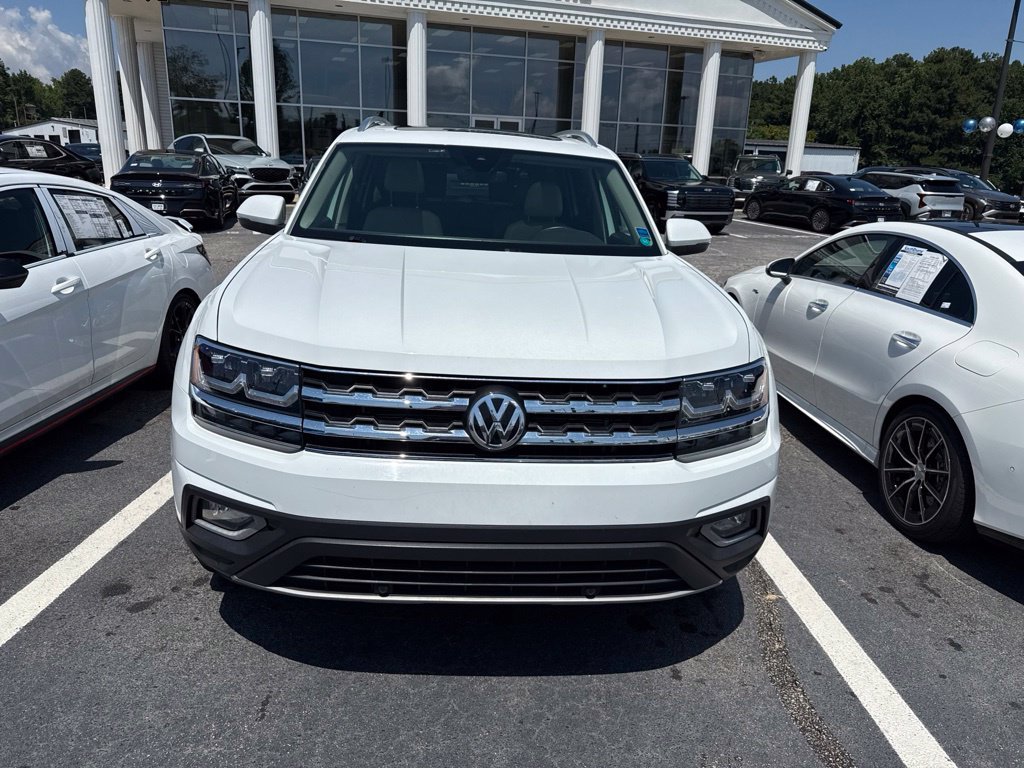 Used 2019 White Volkswagen SEL image 2