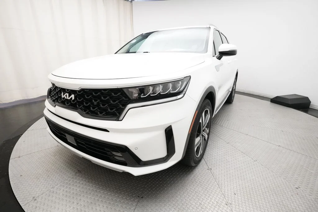 Used 2023 White Kia EX image 12