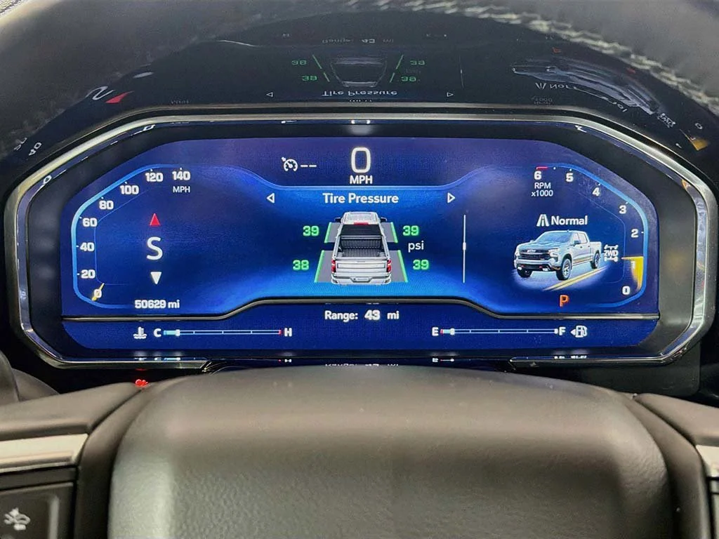 Used 2023 White Chevrolet LT Trail Boss image 33