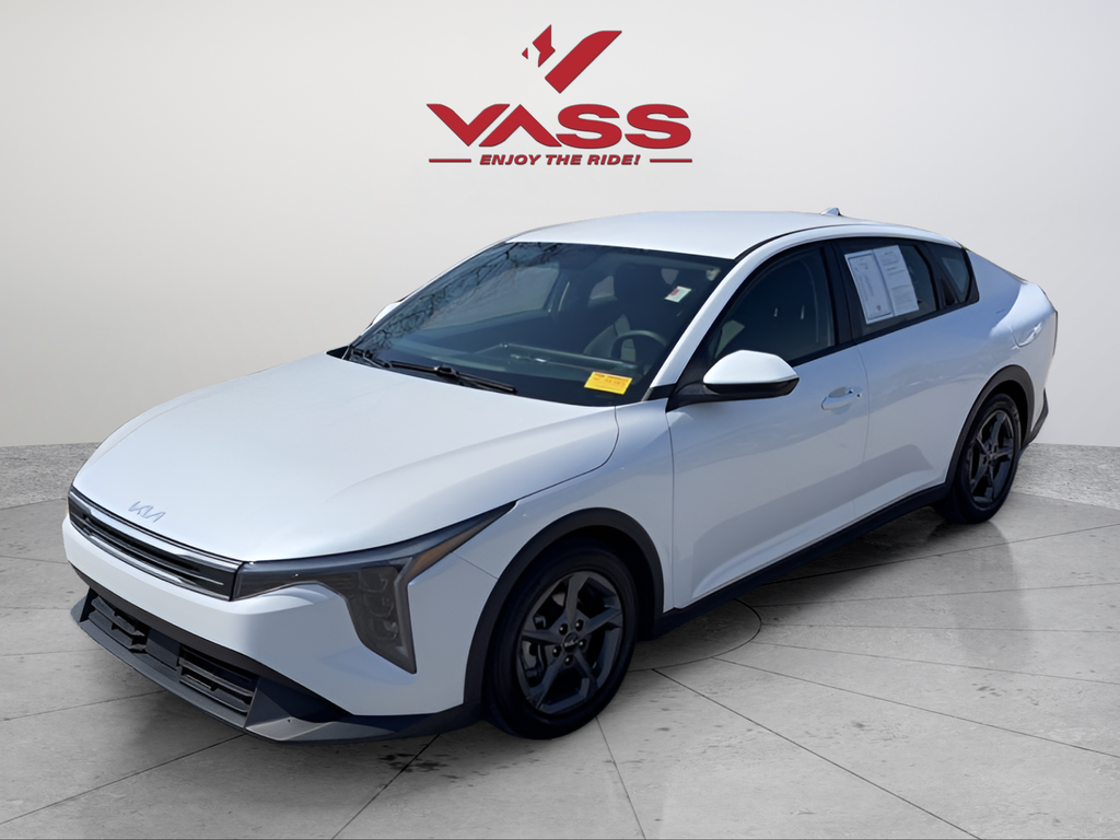 2025 Kia K4 LXS AT's photo