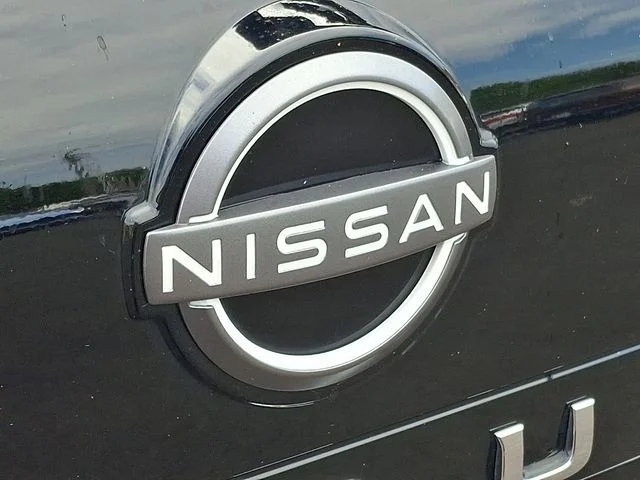 Used 2023 Black Nissan SV image 31