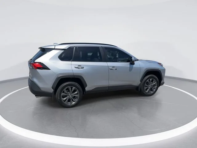 Used 2024 Silver Toyota XLE Premium image 7