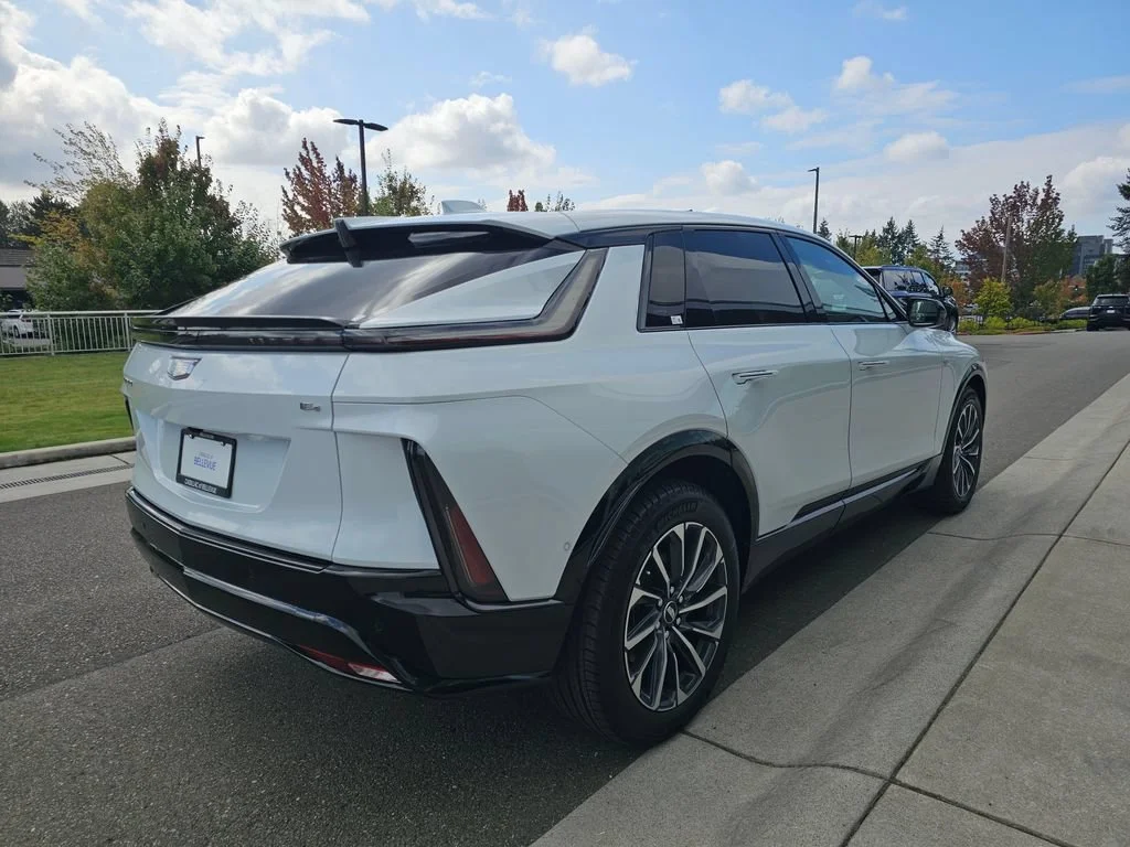 New 2027 Vibrant White Tricoat Cadillac Sport image 7