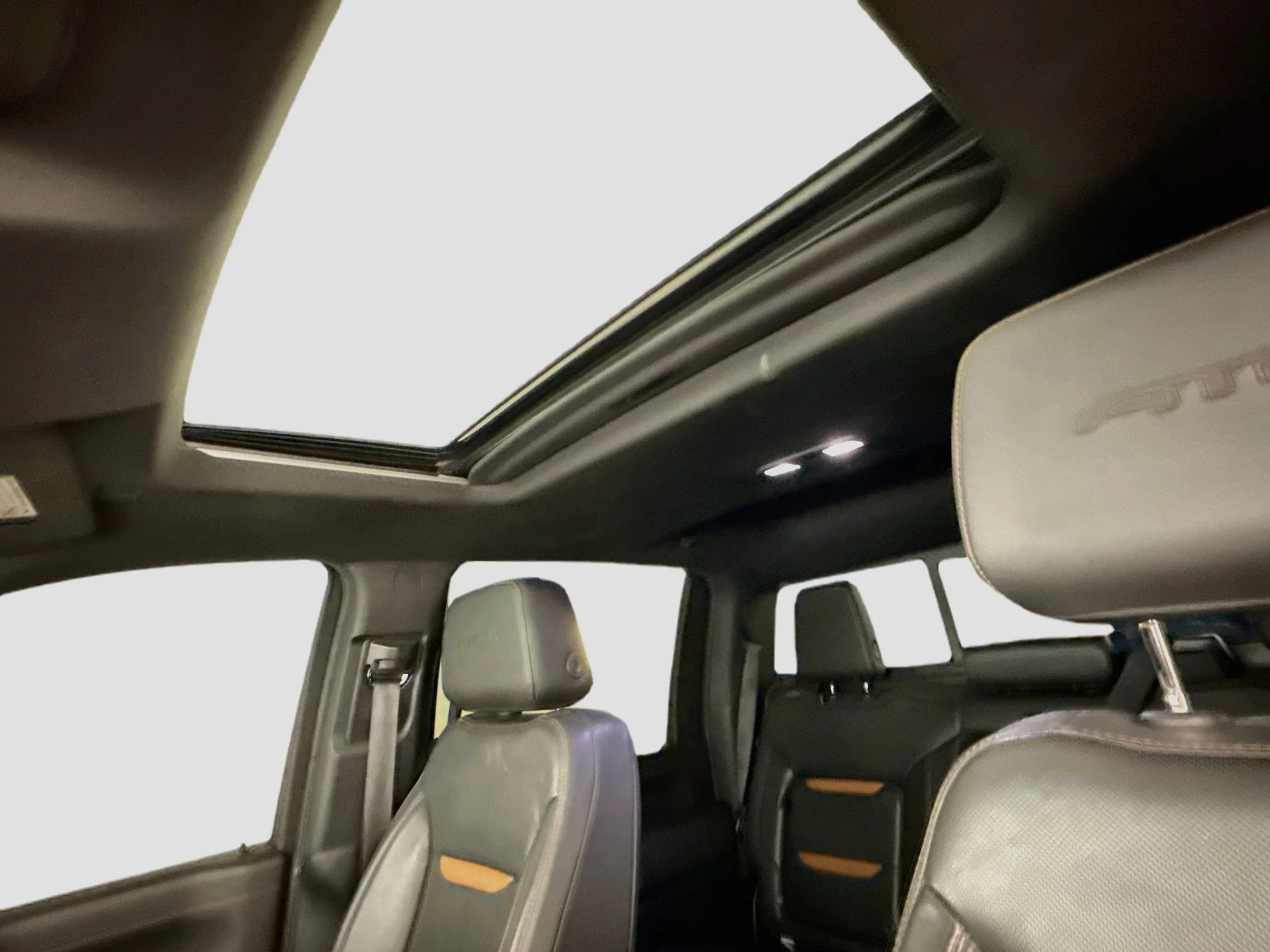 Used 2023 SUMMIT WHITE GMC AT4 image 24