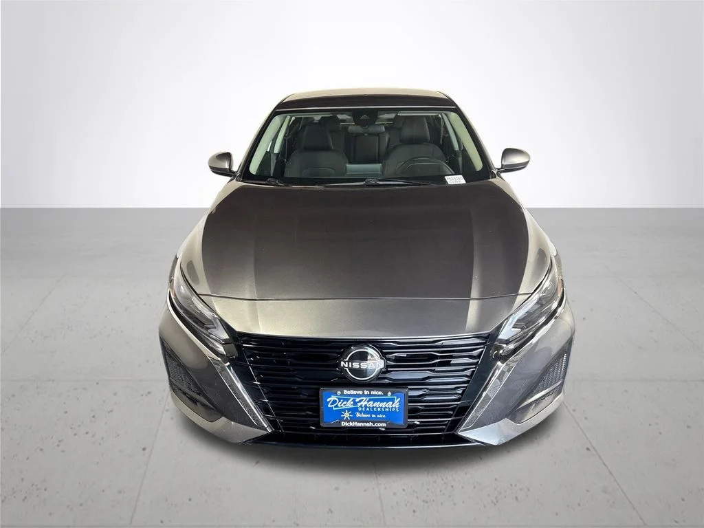 Used 2023 Gray Nissan 2.5 SV image 3