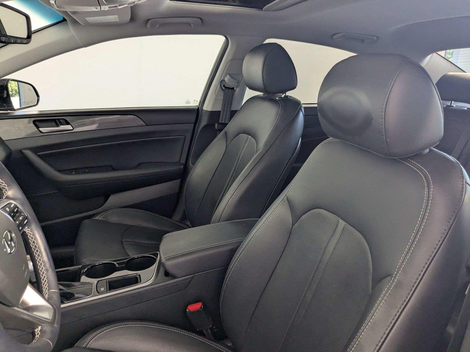 Used 2018 Phantom Black Hyundai Limited image 12