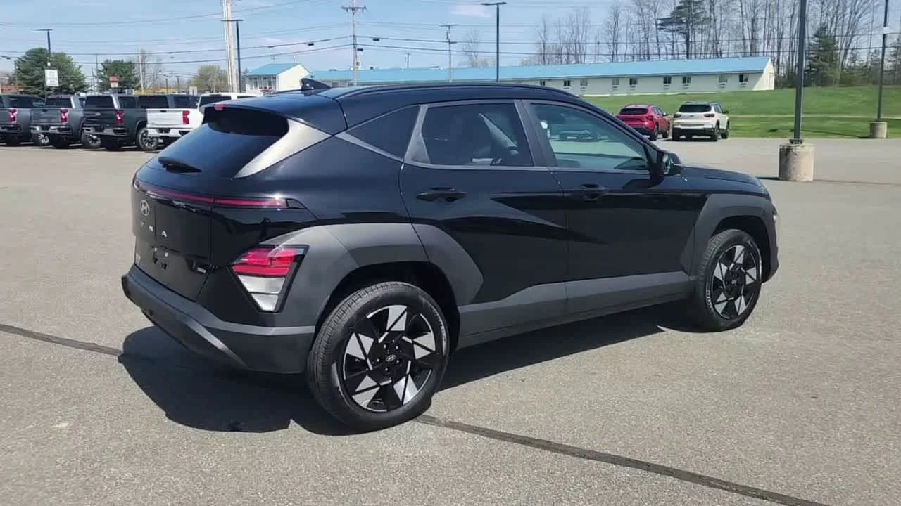 2025 Hyundai Kona SEL - Photo 8