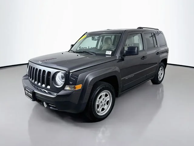 Used 2017 Gray Jeep Sport image 3