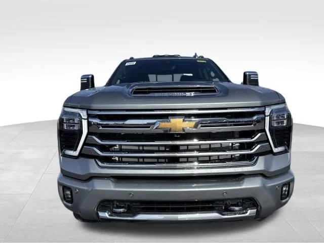 New 2026 Sterling Gray Metallic Chevrolet High Country image 9