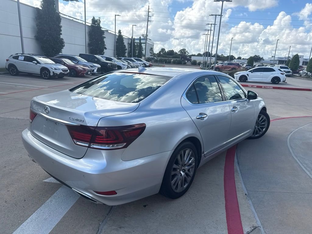 Used 2014 Liquid Platinum Lexus 460 image 2