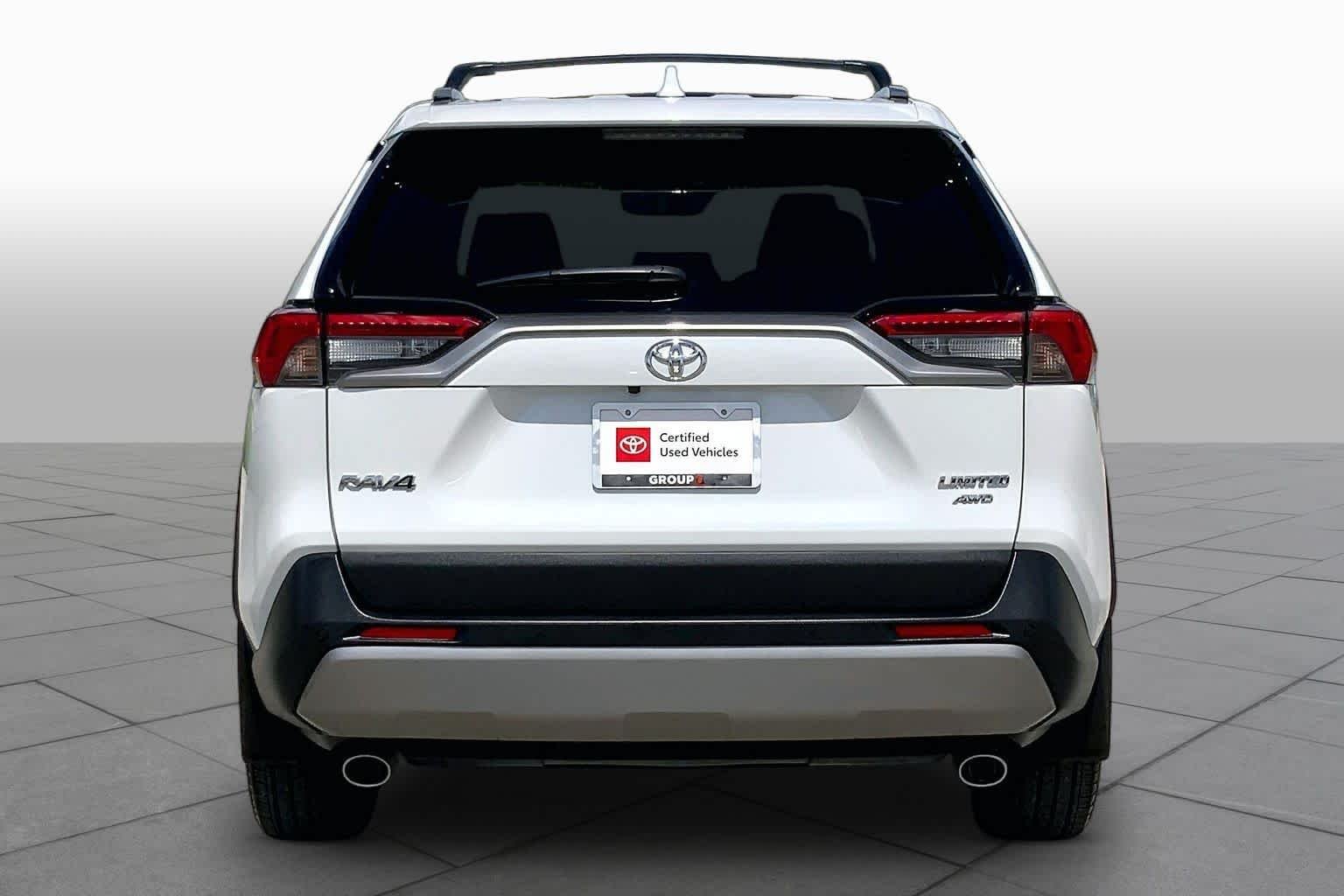 Used 2024 Wind Chill Pearl Toyota Limited image 5