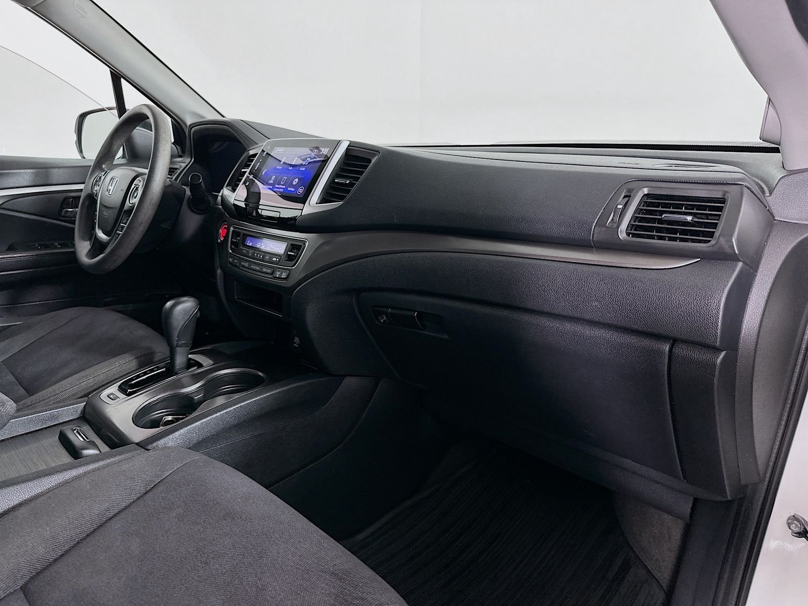 Used 2018 White Diamond Pearl Honda EX image 28