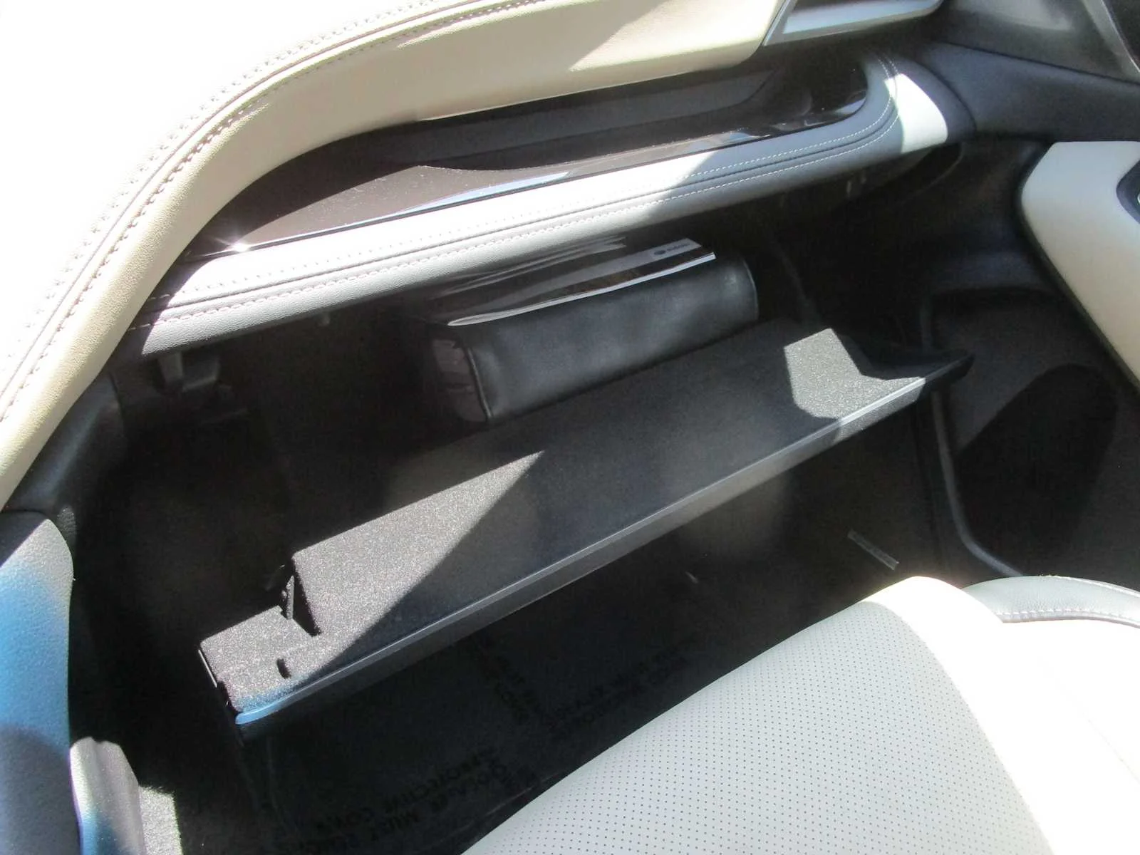 Used 2020 Crystal White Pearl Subaru Limited image 26
