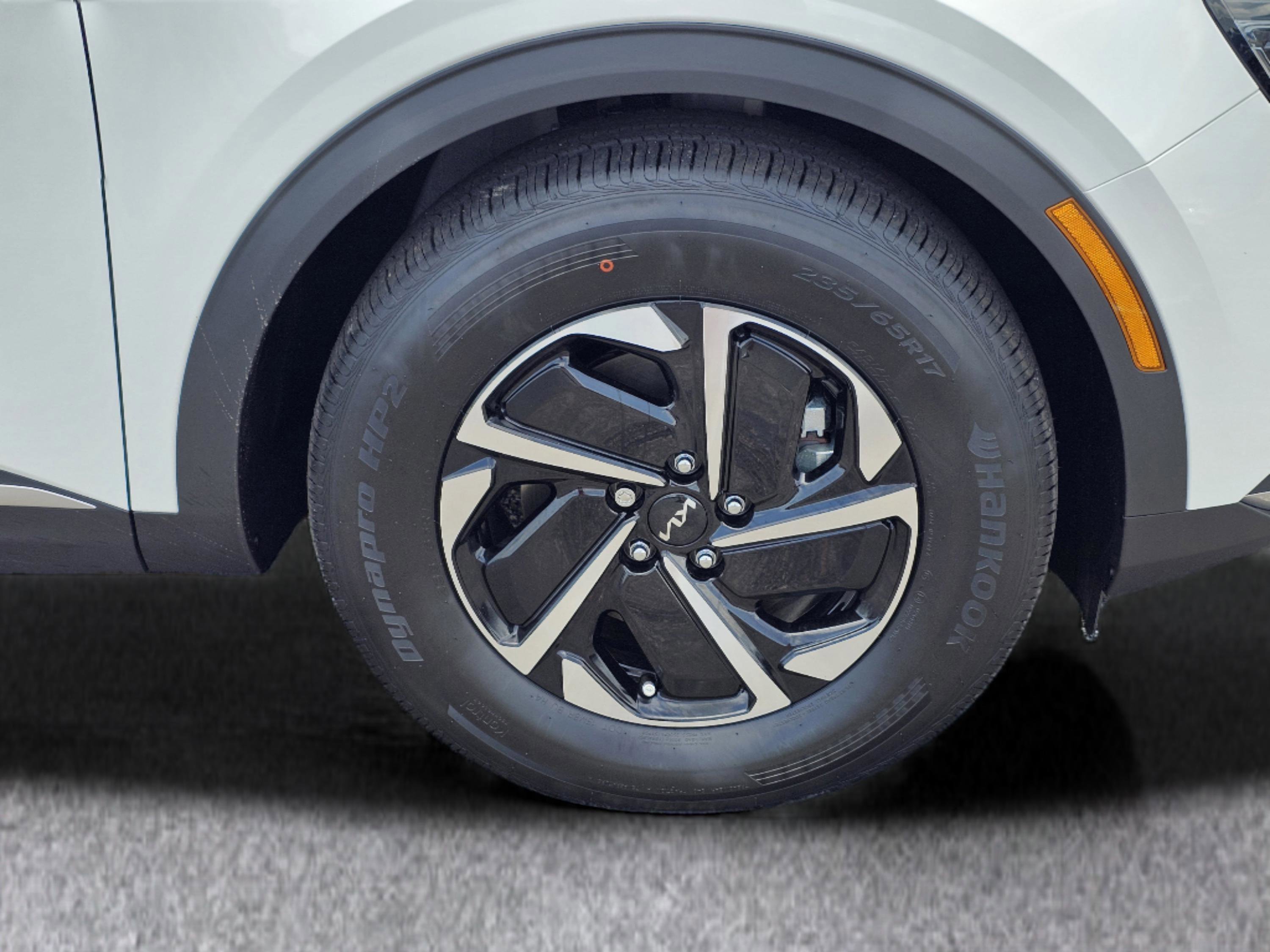 2025 Kia Sportage LX Hybrid - Photo 6