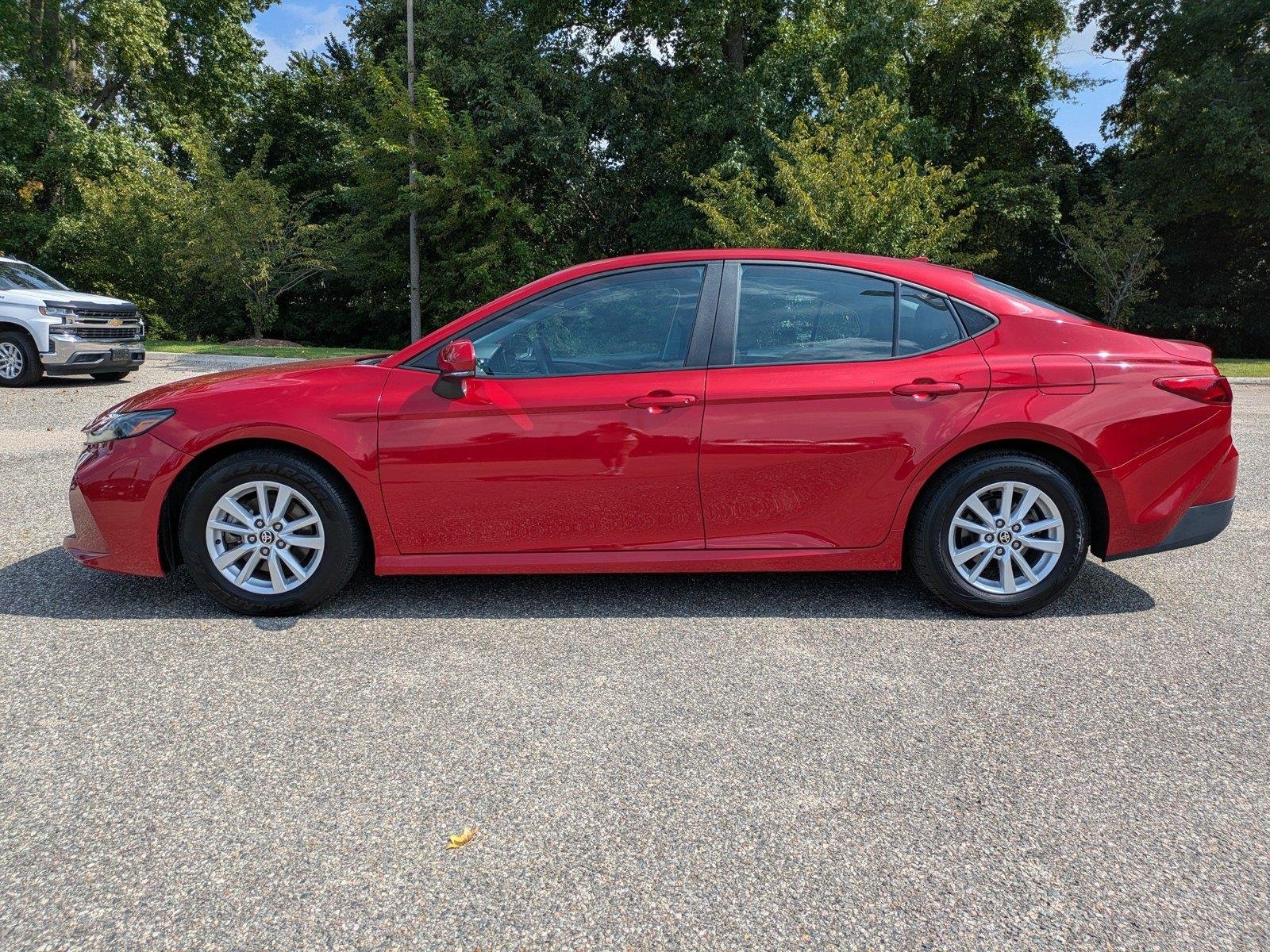 Certified Used 2025  Toyota LE image 7