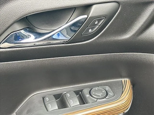 Used 2023 Blue GMC SLE image 21