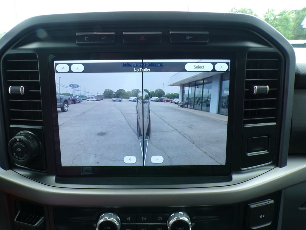 Used 2024 Black Metallic Ford XLT image 24