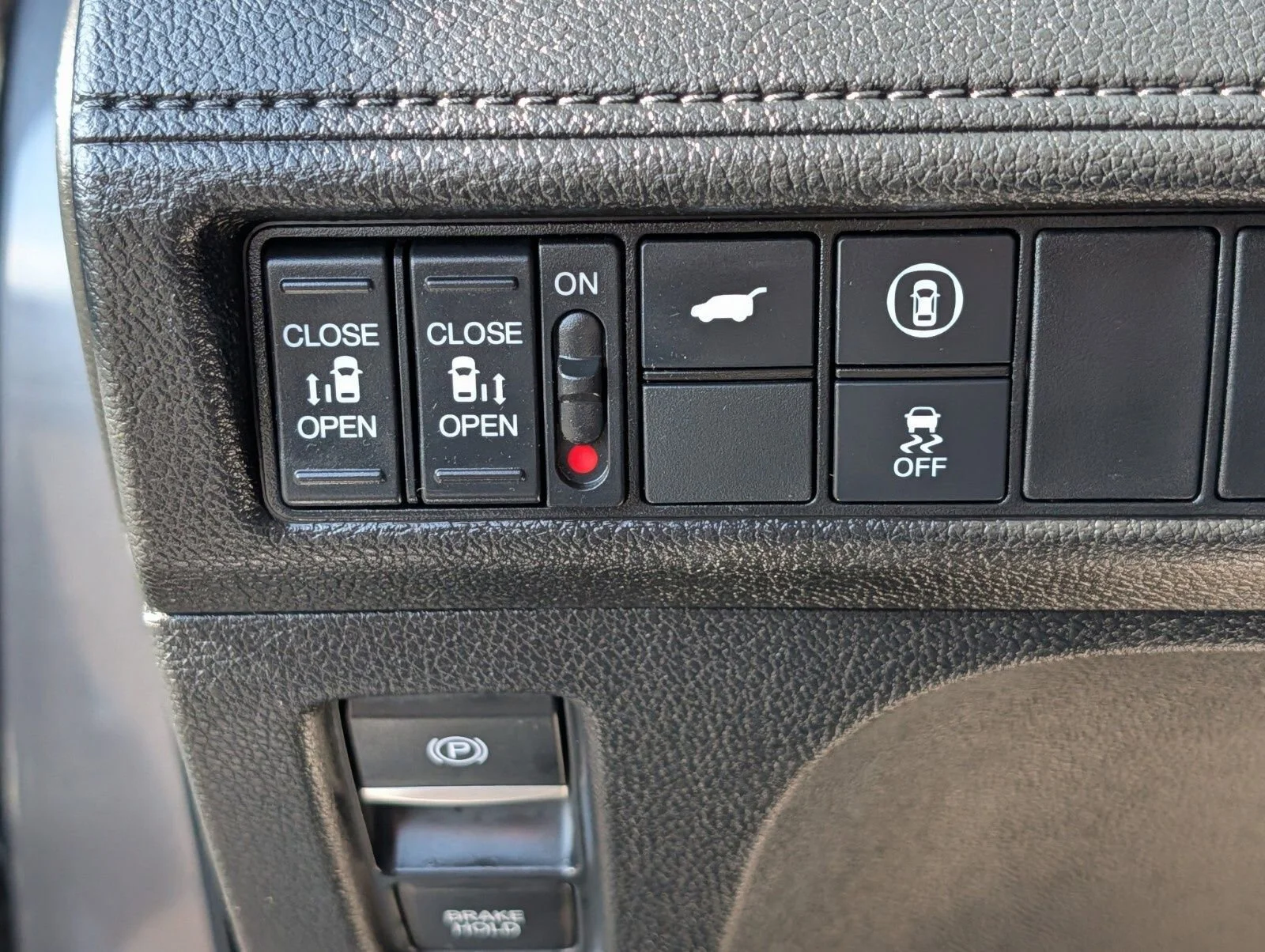 2024 Honda Odyssey EX-L - Photo 13
