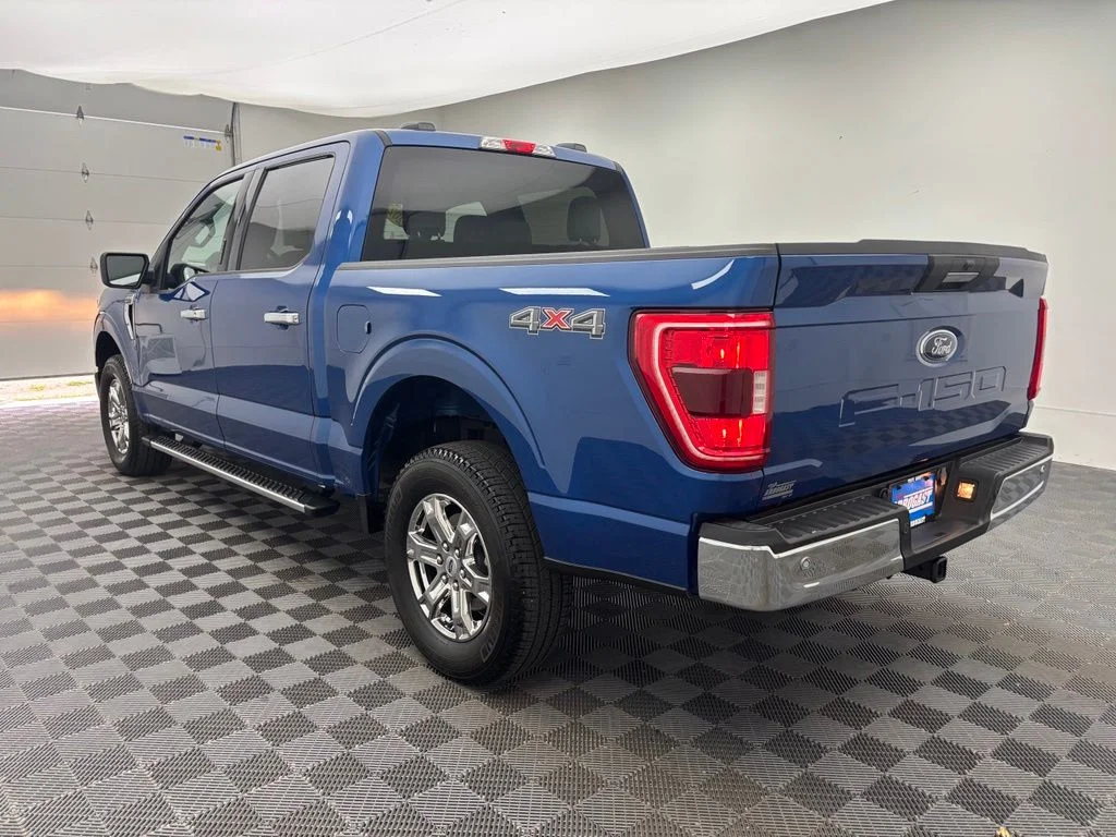 Used 2023 Blue Ford XLT image 11