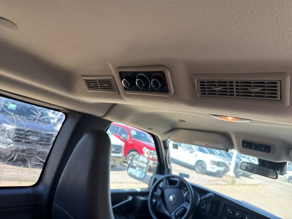 Used 2019 Summit White Chevrolet LT image 10
