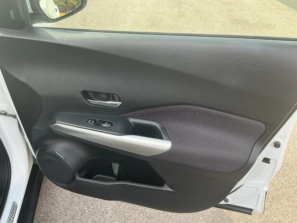 Used 2019 Aspen White Tricoat Nissan SV image 18