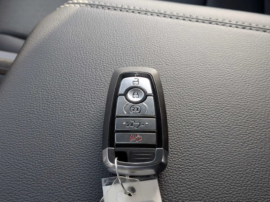 New 2026 Oxford White Ford F-250® Lariat® image 32