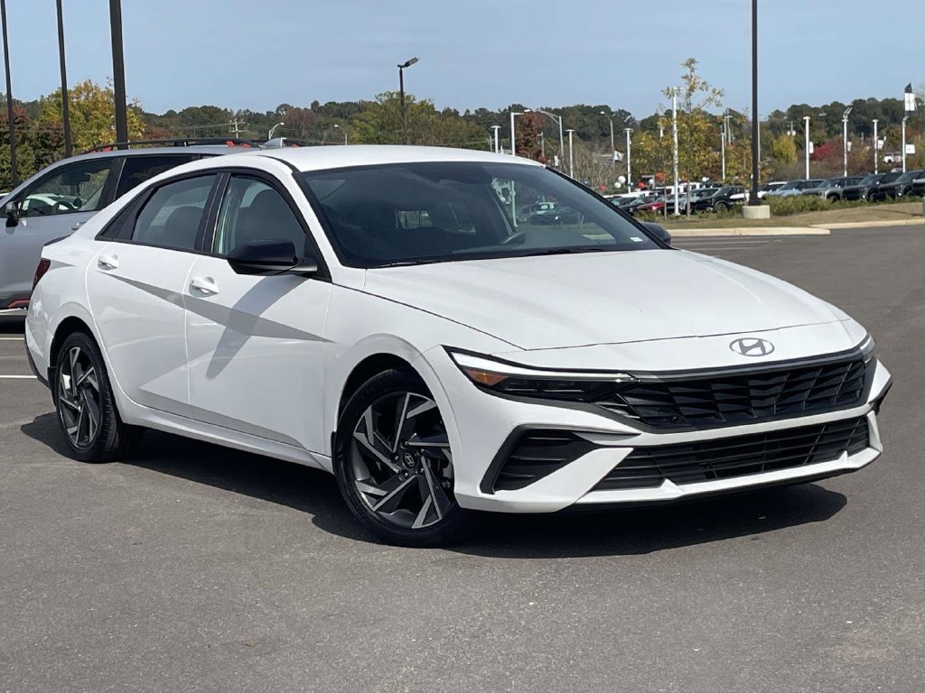 Certified Used 2025 White Hyundai SEL Sport image 1