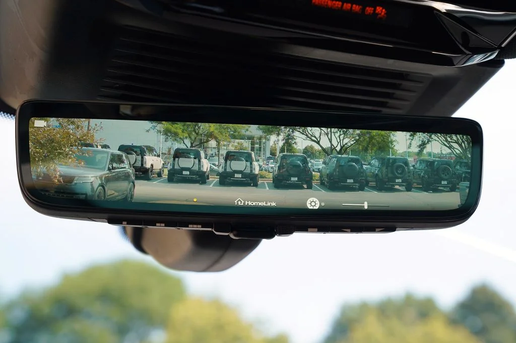 New 2026 Fuji White Land Rover SE image 21