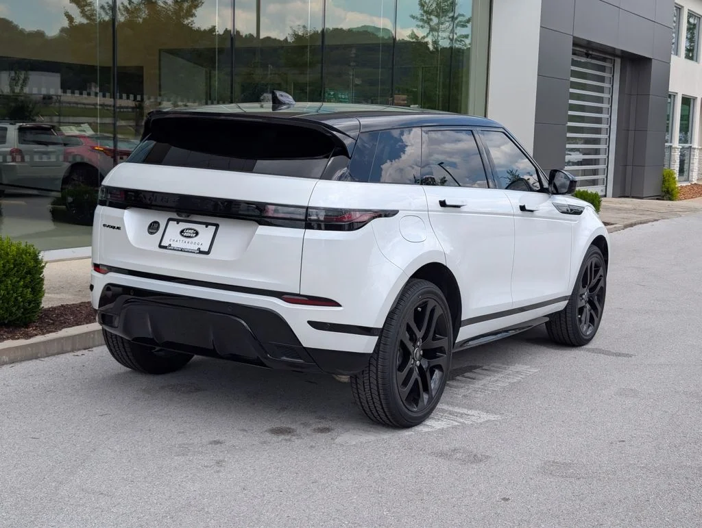 Certified Used 2024 White Land Rover Dynamic image 7