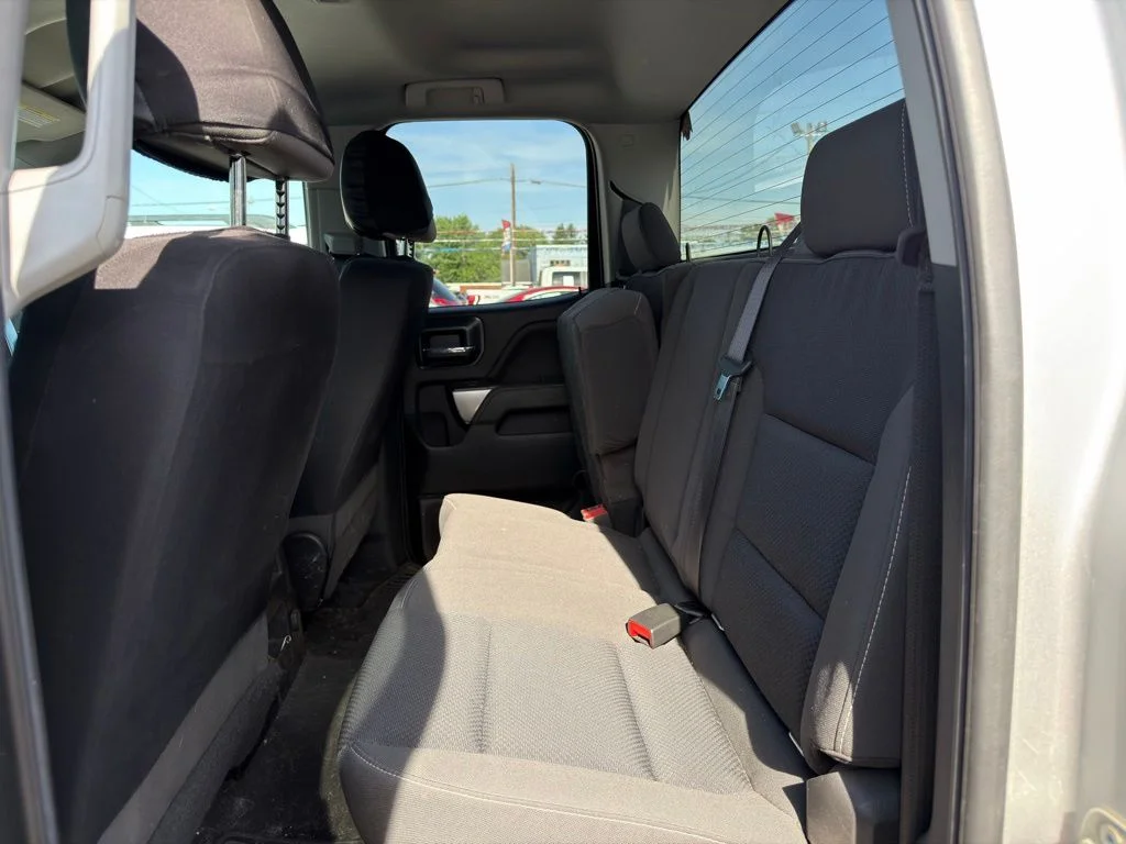 Used 2019 Silver Chevrolet LT image 3