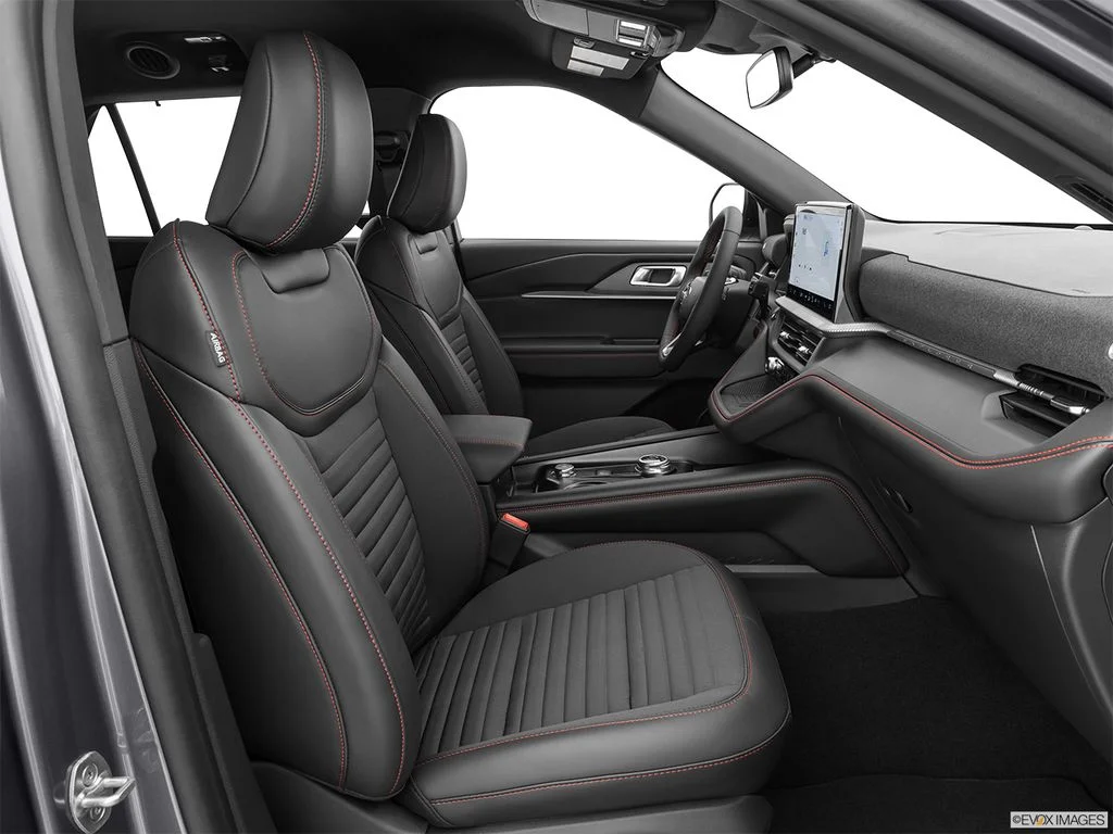 New 2026 Space White Metallic Ford ST-Line image 10