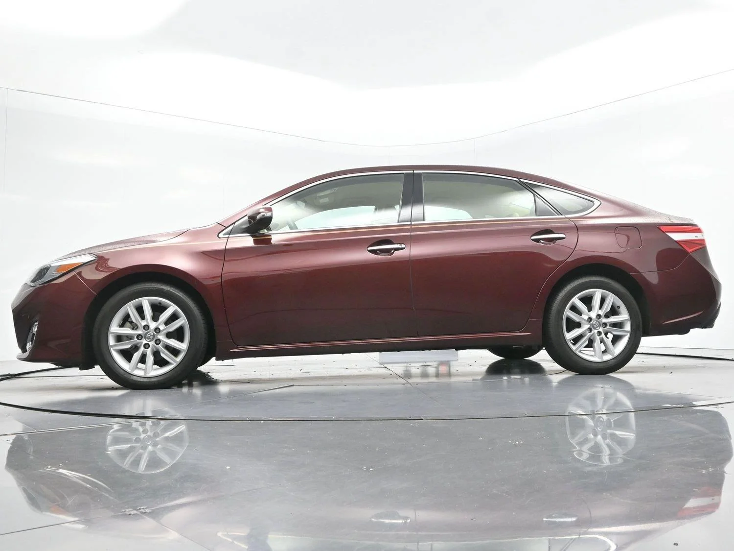 Used 2015 Ooh La La Rouge Mica Toyota XLE image 43