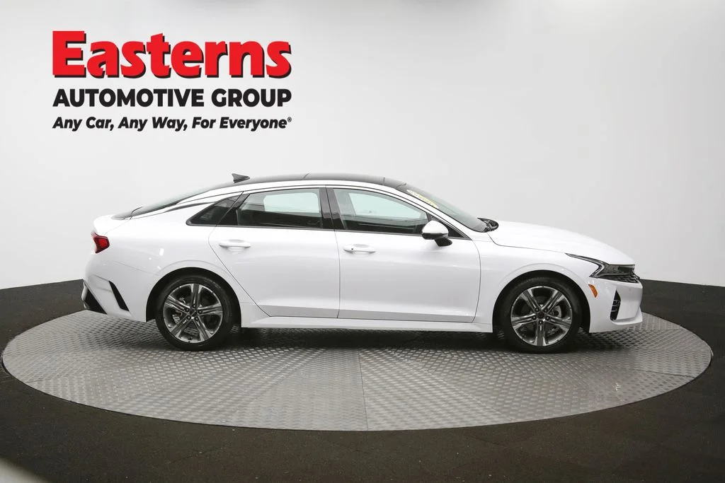 Used 2022 White Kia EX image 45