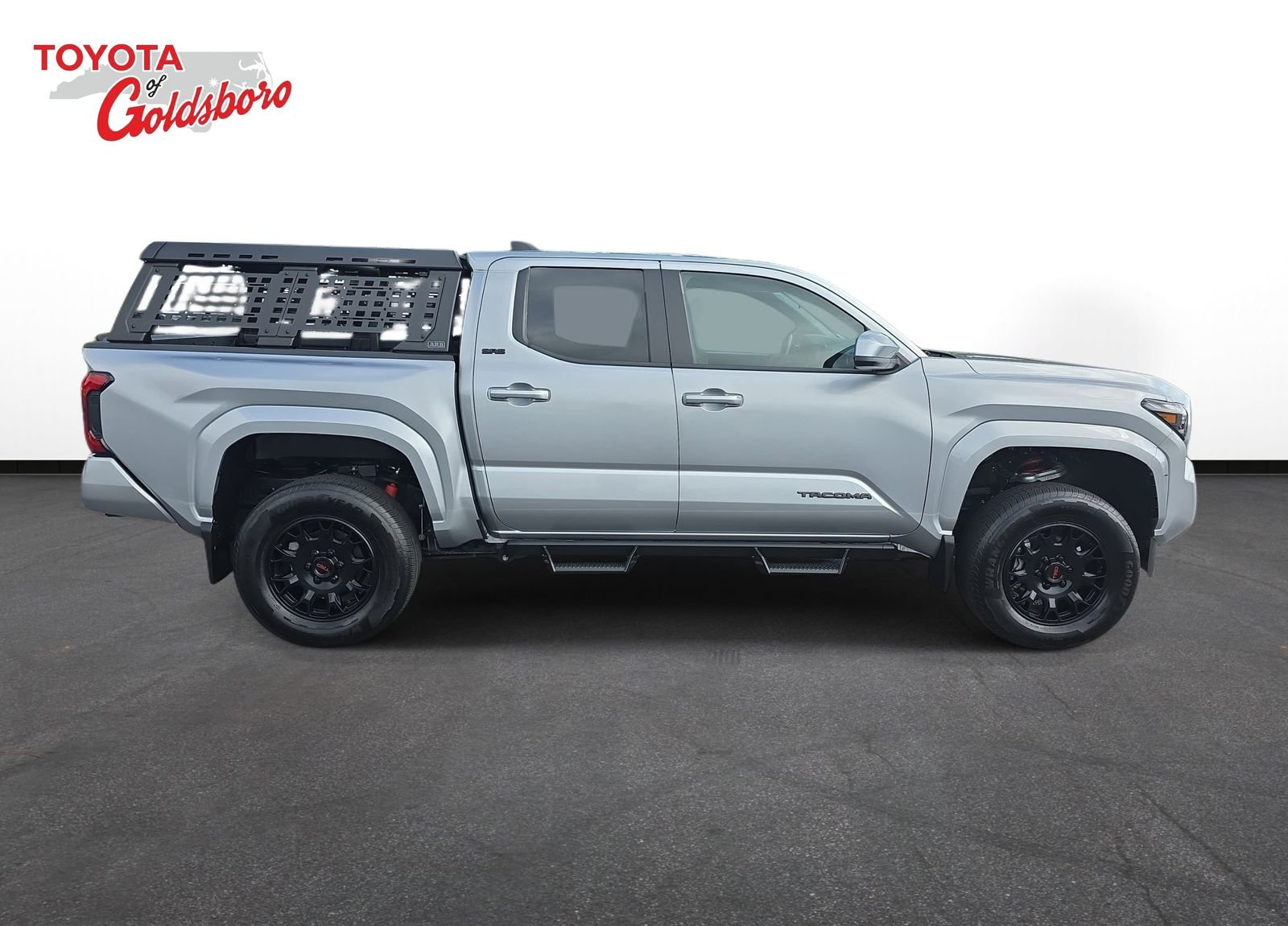Used 2025 Silver Toyota SR5 image 4