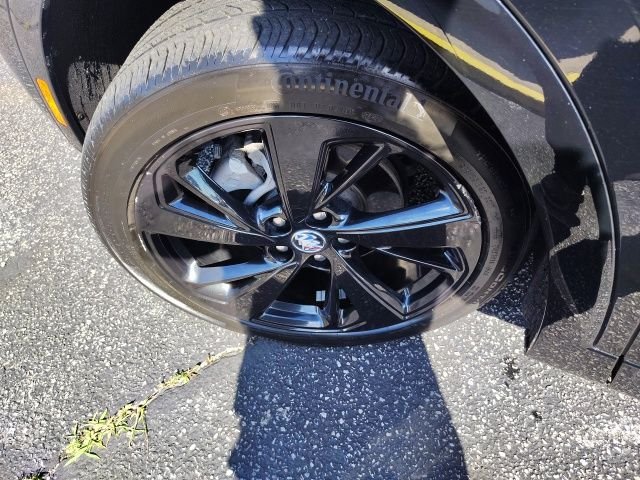 Used 2023 Black Buick Essence image 11